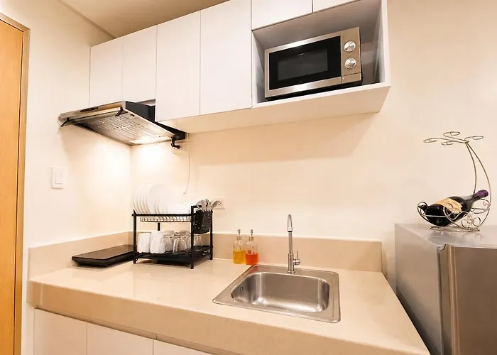 Trees Residences Tower 1 - Mauve Staycation Apartamento